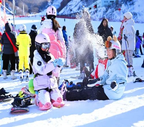 雙百萬雪場背后：吉林的雪，如何從“黃金緯度”到“黃金產業”