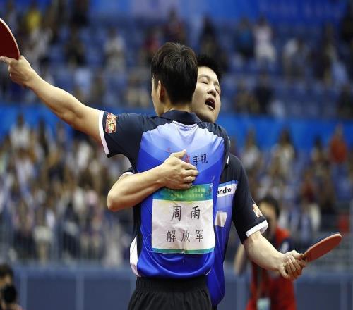 樊振東戰勝周雨，晉級全運會乒乓球男單16強