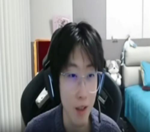 你也是T1粉被問去不去香港看LCKZhuo：想看的人進(jìn)了我才能去