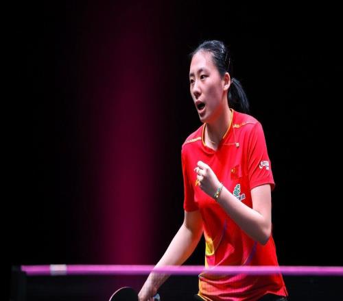 恭喜！中國女乒21歲1米80王牌晉級：新版王曼昱上演逆轉好戲