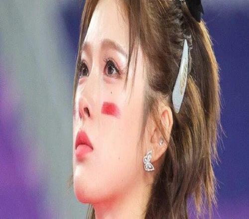 吳艷妮發(fā)文：亞錦賽的銅牌和全運會的銀牌上，都落有我不甘的淚水