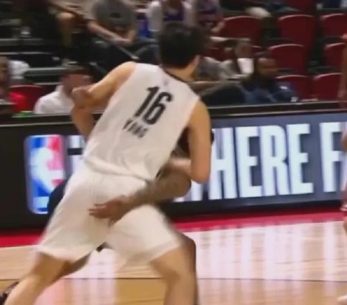 奈斯！主帅公开承诺杨瀚森！NBA又一中国轮换球员