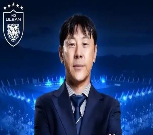 彻底破防！申台龙被申花逼平后再吐槽：上次刚骂国足踢“屎球”