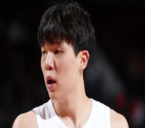 杨瀚森遭无妄之灾换帅搞砸他轮换席位富保罗影响力明显被小觑