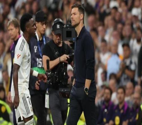 罗马诺：皇马决定不处罚维尼修斯，全权交由阿隆索处理