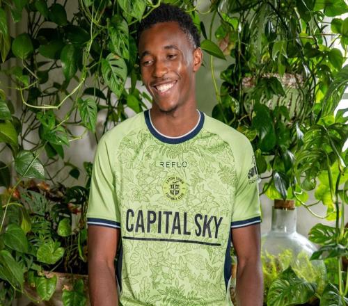 卢顿对绿森林流浪的足总杯比赛每产生一球，合作环保企业就会种1000棵树