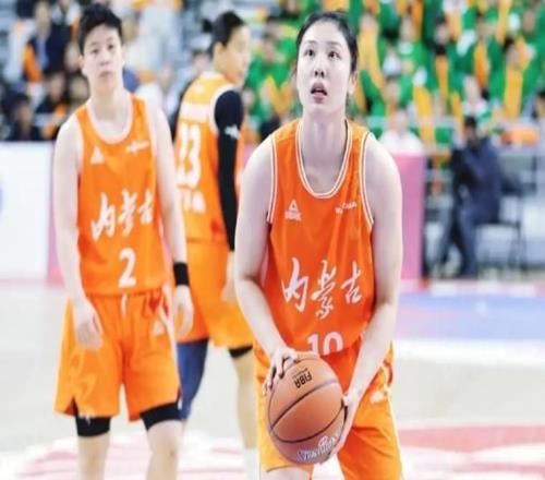 中国女篮遭双重打击！女篮霸主退赛后被大甩卖：却尴尬无人问津
