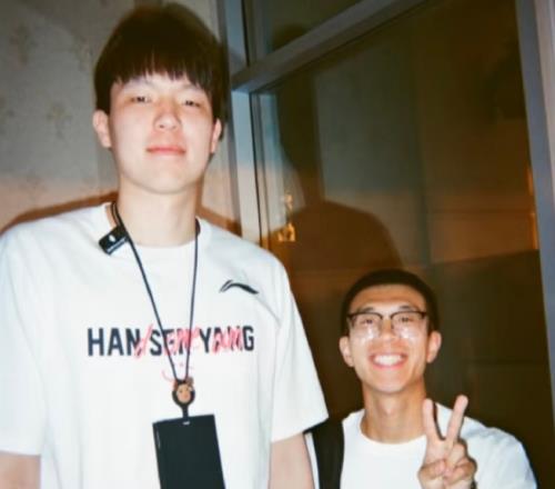 翻译为瀚森发声：我俩被真正NBA所震惊他付出努力不该被轻易否定