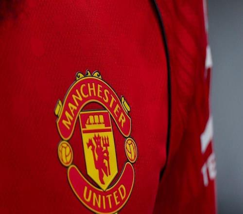 曼联接下来应该去考虑引进格伊然后争取联赛亚军并助阿森纳夺冠