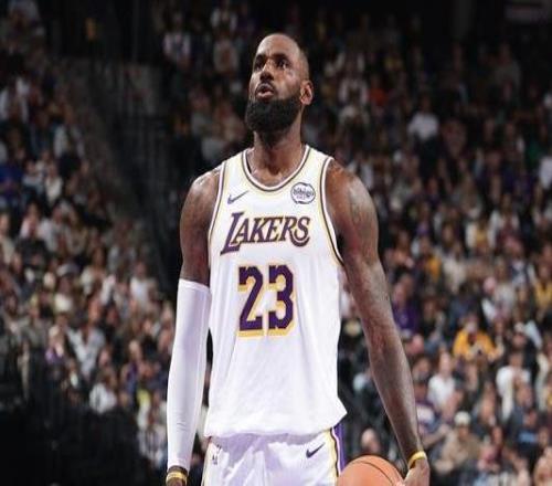 曝詹姆斯尚未决定本赛季结束后是否退役将保持出勤视为职业原则