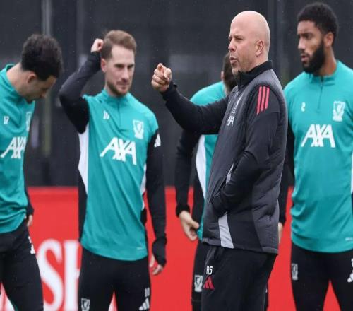 力挺斯洛特！曝利物浦全队主动揽责：战绩不佳是球员的问题