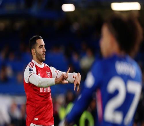 热闻17场不败，5分领跑英超！阿森纳11战平10人切尔西