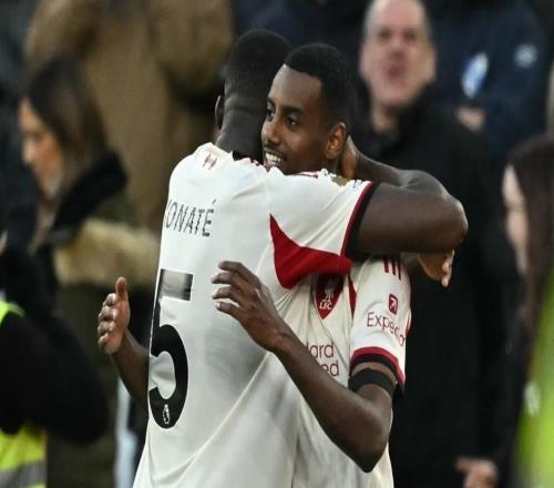 利物浦生涯英超首球！伊萨克推杆破门，破210天球荒，冷静庆祝