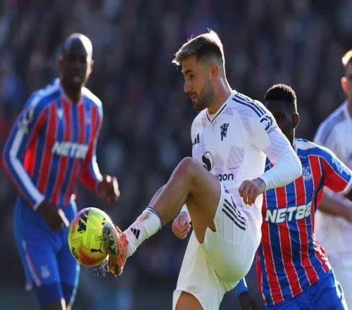 重拾第二春！卢克肖赛季100%全勤阿莫林视他为后防核心