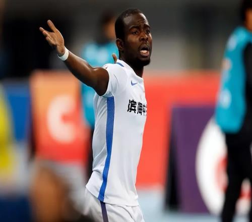 河南队刚无缘足协杯冠军，主力外援前锋就官宣重要决定，引发热议