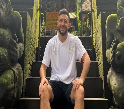 他在上港年薪还没巴尔加斯一半高，发挥却不比后者差，赢得点赞