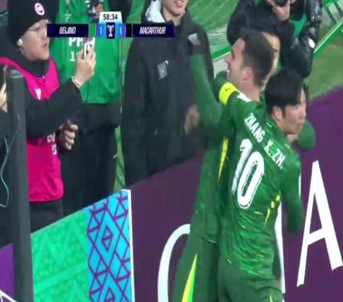 12！北京国安亚冠折戟，丢球后2分钟扳平，后场“玩火送点球”