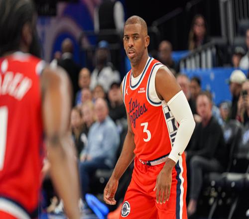 铁林：保罗在场上调整战术便遭遣返，这难道不是事情的真相吗球员们常常会进行战术调整_NBA直播