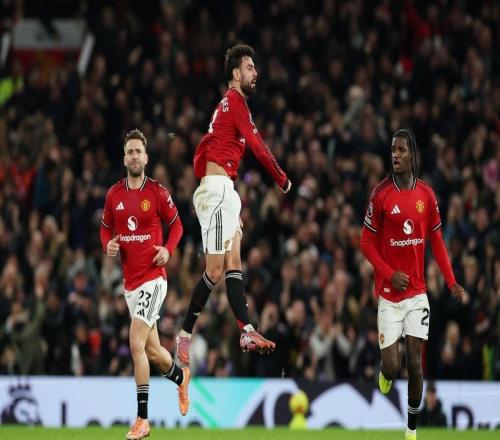 自2023年的曼城以来，曼联是首支英超三度领先也没赢的球队