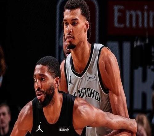 尼克斯逆转马刺捧得NBA杯，文班亚马末节哑火，一弱点很像杨瀚森