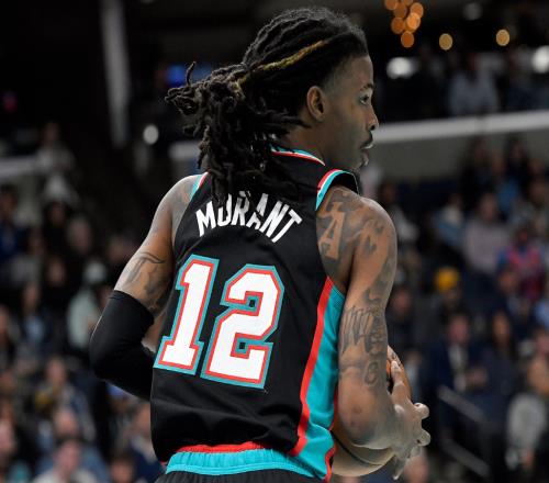 3年前还是NBA门面，1.9亿先生，如今场均17+36%，成球队弃将