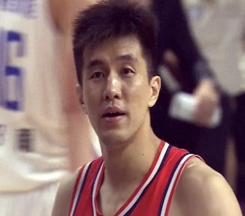 徐杰17分9助攻广东战胜广州，郭艾伦9分4失误岁月神偷