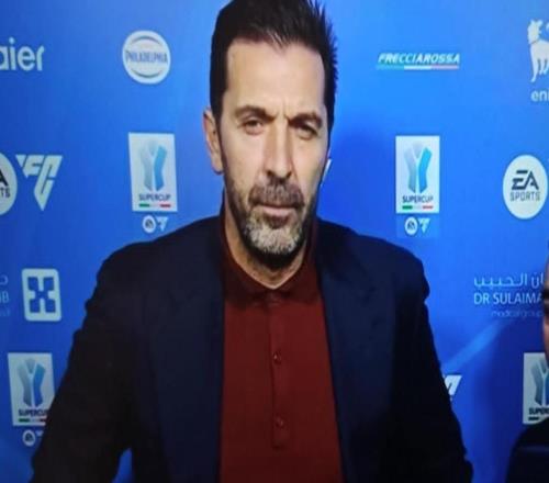 布冯：赛季中段组织集训对球员压力很大，但他们都会全力以赴