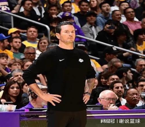 湖人放生快船作茧自缚，得分创赛季新低，一数据险成队史最差