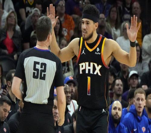 忍不了了，太阳队后卫德文布克直言NBA裁判的最大问题