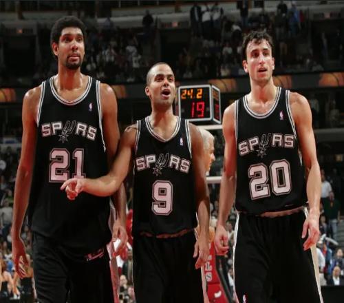 欲语泪先流，12月战绩9胜1负联盟第一，5年等待终闻战鼓回响