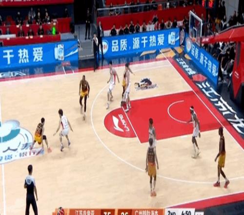 26岁广西球王，在质疑声中成为本土得分王