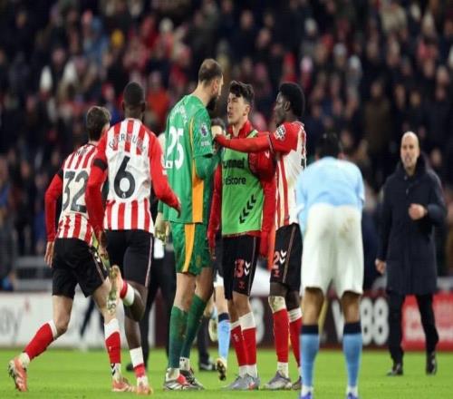 多纳鲁马赛后和对手发生激烈冲突，随后被拉开