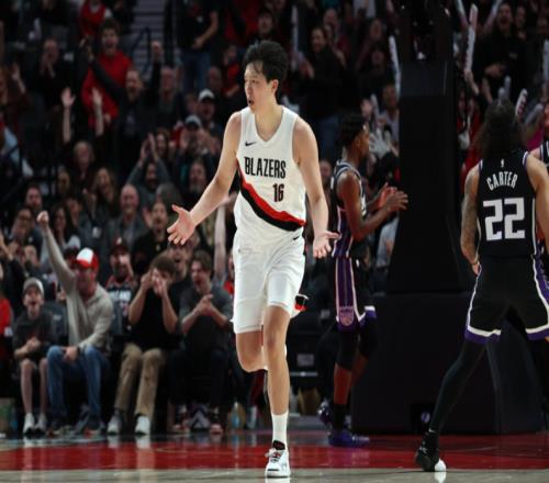 杨瀚森0分0板1失误！开拓者送鹈鹕6连败，普尔16中5锡安空砍35+8