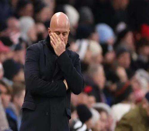 一夜回到解放前！斯洛特三大决策坑哭利物浦，34岁巨星只是背锅侠