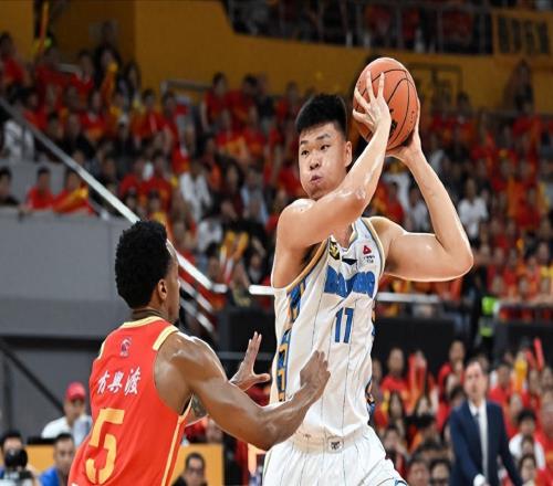 CBA最贵的替补中锋！场均4分2篮板，年薪600万