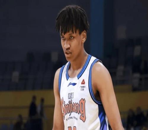 新疆溃败做重大改变！格兰观战，全队上场供考察，急需改变攻守！