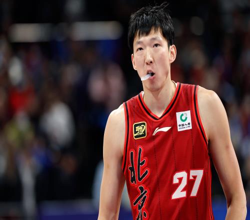 侮辱性极强珀赛尔单臂隔扣周琦喷垃圾话,最后迎面大魔王抛投绝杀