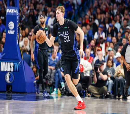 浓眉受伤对独行侠形成利好以弗拉格为核心重建并选择本赛季彻底摆烂_NBA直播