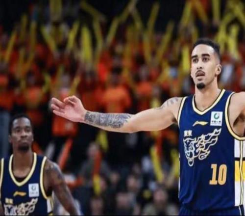 辽粤大战：广东内线主力复出，三外援合砍71分，杜锋30分完胜