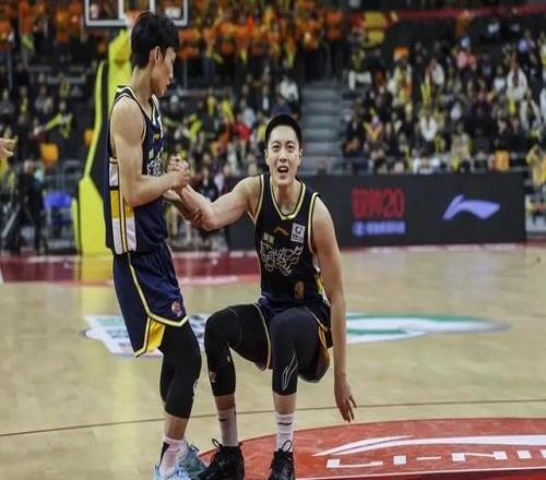 辽粤大战广东队30分大胜，辽篮球迷别伤心，胡明轩7中1尽力了