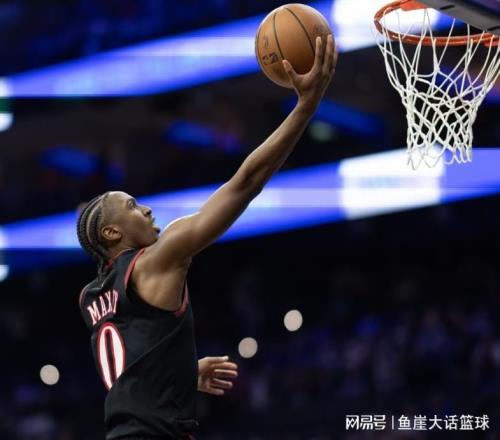 险胜！巴恩斯31+7罚球绝杀，马克西35+5勇士旧将真尽力，裁判抢戏