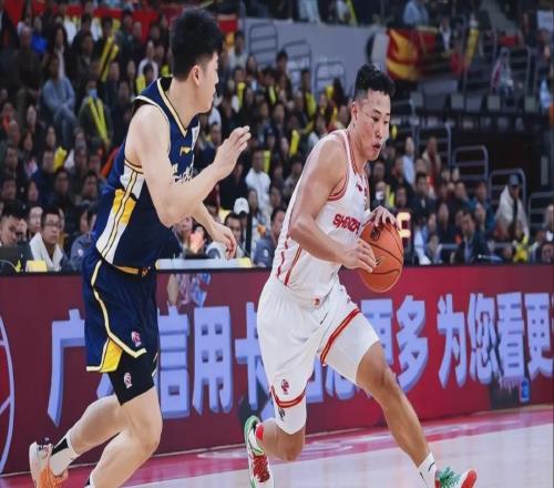 贺希宁晒广东球员表达爱意！处在合同年，球迷：来宏远吧