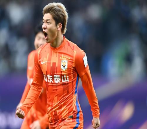 网传23岁鲁能锋霸来到铜梁龙试训，19岁就在亚冠进球，值得期待