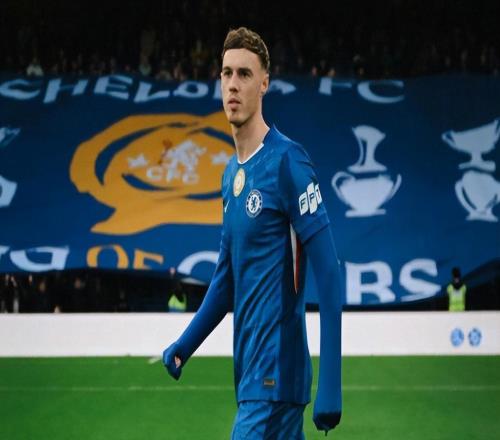 英超最新形势分析，曼联2球胜曼城燃欧冠希望，阿森纳地位仍稳固