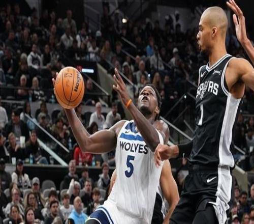 爱德华兹：文班是联盟未来门面想让所有人下场让我俩能打单挑