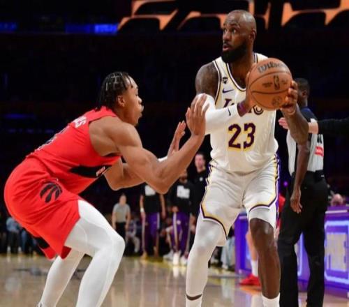 湖人两功臣出炉，老詹历史唯一！东契奇23中8也该夸，一人该重用