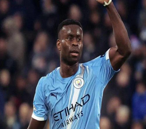 瓜帅再次玩火失败！金球后腰成球队软肋，密集赛程下争冠无望