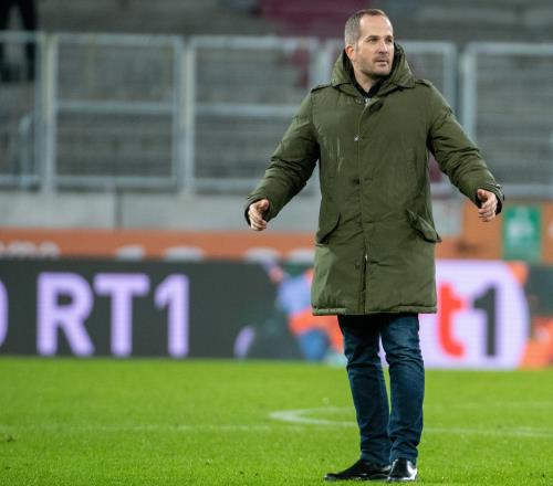 奥格斯堡将领们：战胜拜仁靠大家齐心协力，这场胜利让我们信心满满_德甲直播