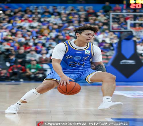 赵睿在比赛最后时刻受伤令人担忧国家队对此非常依赖他的表现_CBA直播