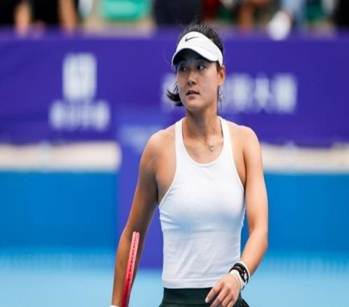 王雅繁02遭孙璐璐横扫，无缘广州网球公开赛女单八强